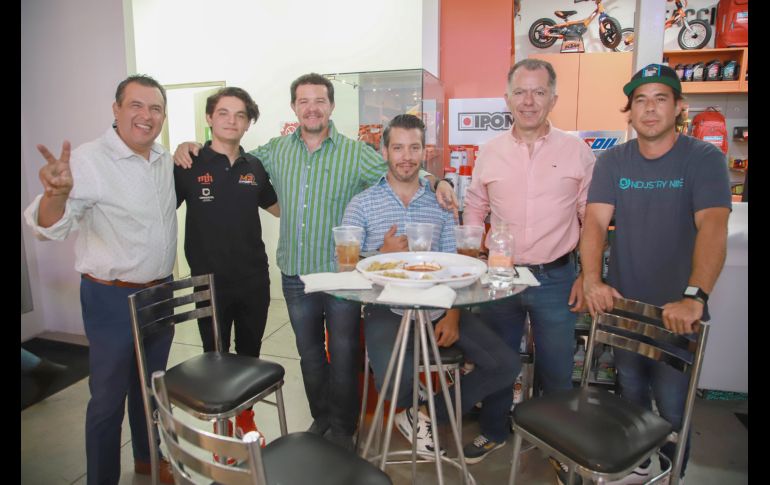 Mussel González, Axel García, Rafael García, Omar Diaz, Erick Llamas y Alejandro Barraza. GENTE BIEN JALISCO/Antonio Martínez