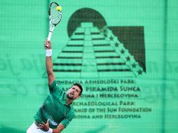 En un mensaje de paz, el serbio Novak Djokovic jugó con tenistas de otras de las nacionalidades que formaron parte de Yugoslavia. AP/A. Durgut
