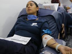 Fueron más de 200 policías de Guadalajara que se unieron a la donación de sangre. ESPECIAL