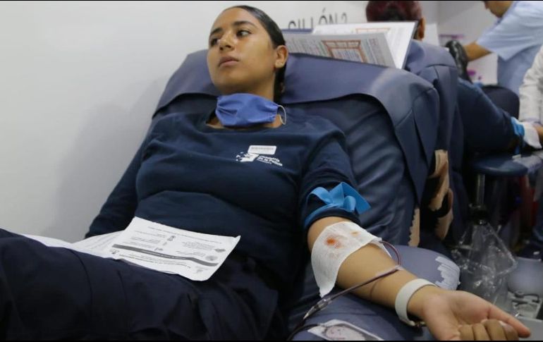 Fueron más de 200 policías de Guadalajara que se unieron a la donación de sangre. ESPECIAL