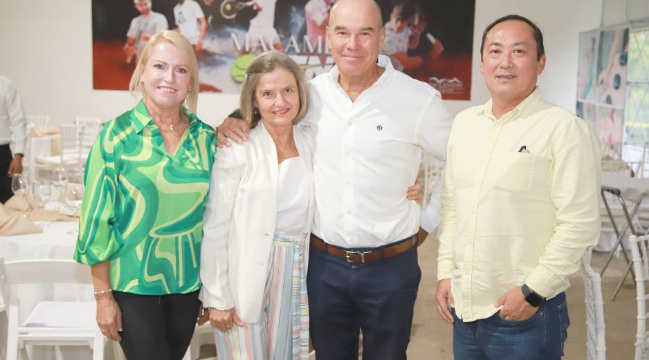 Lourdes Ramírez, Marcela Cervantes, Javier Orozco y Arturo Nishimura. GENTE BIEN JALISCO/Antonio Martínez