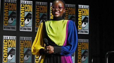 Lupita Nyong’o lució un atuendo del tapatío Alfredo Martínez. TWITTER/@Lupita_Nyongo