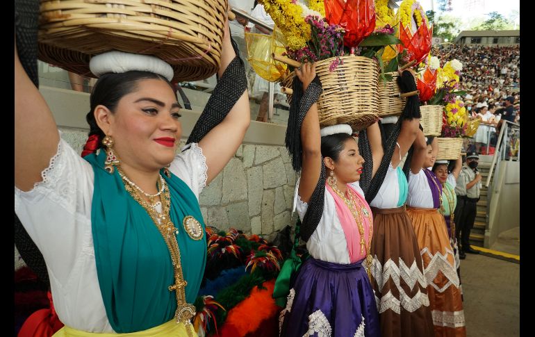Cientos de personas se dieron cita en el primer Lunes del Cerro de este 2022. EFE/D. Ricardez