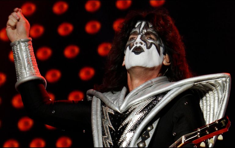 Thayer ha tenido una larga relación con Gibson y Epiphone, lanzando cuatro guitarras Epiphone Les Paul, siendo uno de los modelos más pedidos por los fans. AP / ARCHIVO