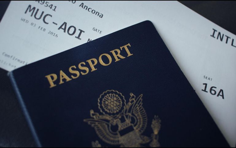 El pasaporte es un documento oficial de acreditación internacional útil y necesario para viajas fura de tu país. ARCHIVO/ SUN