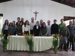Luego de la misa, tuvo lugar una comida y posteriormente partieron un pastel. EL INFORMADOR/A. Navarro