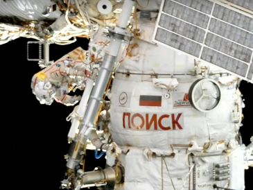 La caminata espacial se declaró terminada después de cuatro horas, sin que los astronautas resultaran afectados. AP/Roscosmos Space