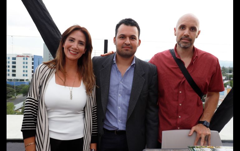 Michelle Fernández, Manuel Anaut y Roberto Lauderdale. GENTE BIEN JALISCO/Claudio Jimeno