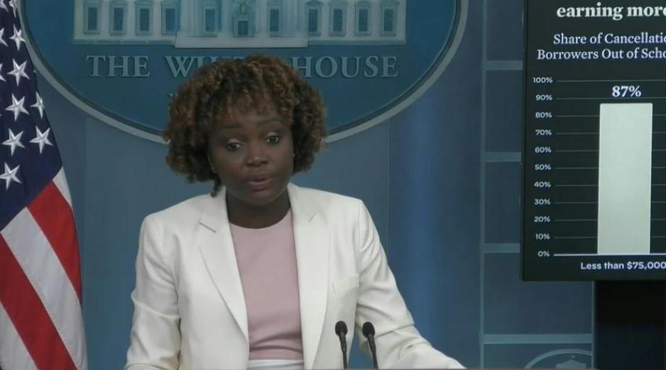 Karine Jean-Pierre, secretaria de prensa de la Casa Blanca. AFP