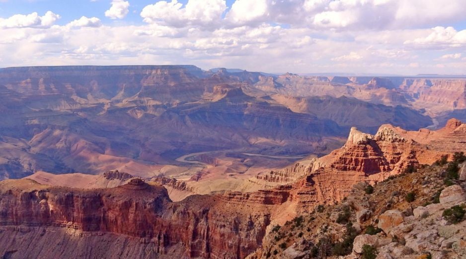 Los guardabosques encontraron su cadáver a unos 61 metros (200 pies) debajo del borde, cerca del sendero Bright Angel Point del parque. PIxabay