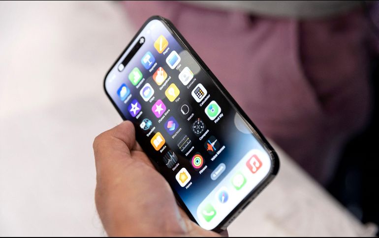 Según el nuevo mandato de la UE, Apple tendrá que enviar dispositivos iPhone y iPads con puertos USB-C en la región para fines de 2024. ESPECIAL / APPLE