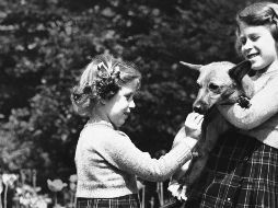 Los perros proporcionaron compañía doméstica a Isabel II durante casi un siglo. AP/ARCHIVO