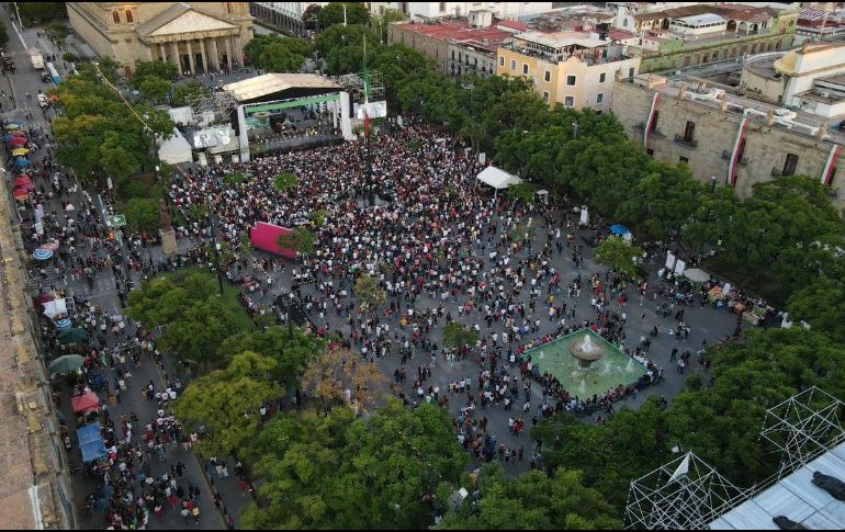 Aspectos generales del Centro tapatío, en donde ya se aprecian grandes multitudes. EL INFORMADOR/A. Navarro