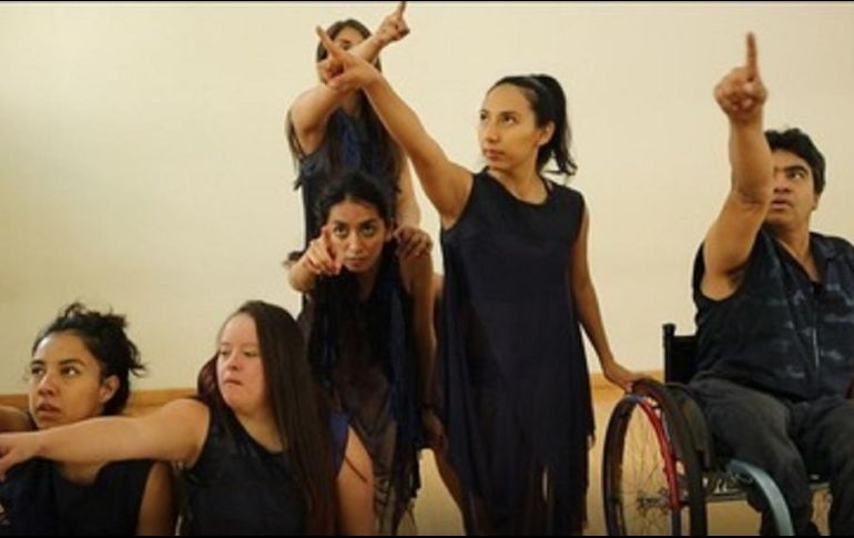 En palabras de Leticia Peñaloza, Danza para Grupos con Habilidades Mixtas es “una oportunidad para bailar, para experimentar el gusto de hacerlo en una comunidad y crear las posibilidades de que otros hagan lo mismo. CORTESÍA / CENART