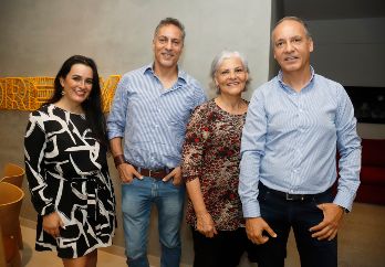 Rosalinda Flores, Alejandro, María Elba y Francisco Carabes. GENTE BIEN JALISCO/Claudio Jimeno