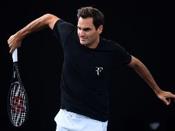 Roger Federer desea que su última aparición sobre una cancha, con raqueta en mano, sea una fiesta y no un funeral. EFE/A. Rain