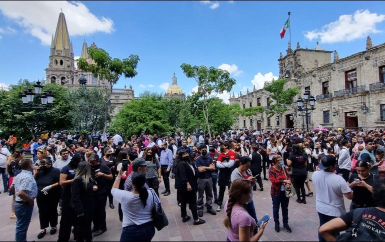 Tras el temblor fueron evacuados edificios como el Ayuntamiento, la Universidad de Guadalajara, y el Museo de las Artes. EL INFORMADOR / A. Camacho