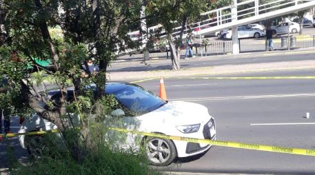 El conductor del Audi permaneció en el lugar para el deslinde de responsabilidades. ESPECIAL