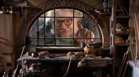 Guillermo del Toro en esta (su) versión reinventa el relato clásico de Carlo Collodi acerca de la marioneta de madera que mágicamente cobra vida para reparar el corazón de un tallador de madera afligido llamado Geppetto. ESPECIAL / NETFLIX