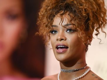 Los fanáticos esperan que tras esta presentación Rihanna regrese a la música. AP/ARCHIVO
