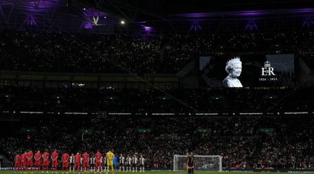 Wembley despidió a la Reina Isabel II y dedicó el primer God Save The King en 70 años. AP/A. Grant