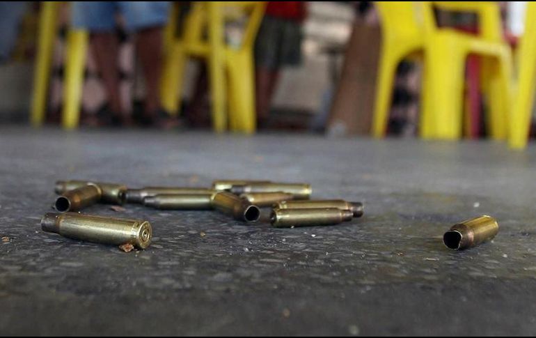 Aunque padres de familia denunciaron que el menor sacó una pistola, la Secretaría de Educación de Guanajuato dijo que sólo fueron balas. EFE/ARCHIVO