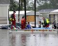 Los departamentos de policía en el suroeste de Florida informaron que los centros de atención de urgencias estaban inundados por miles de llamadas . AP/ P. Ebenhack