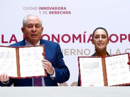 La jefa de Gobierno de la Ciudad de México, Claudia Sheinbaum Pardo, y el director general de Seguridad Alimentaria Mexicana, Leonel Cota Montaño. ESPECIAL