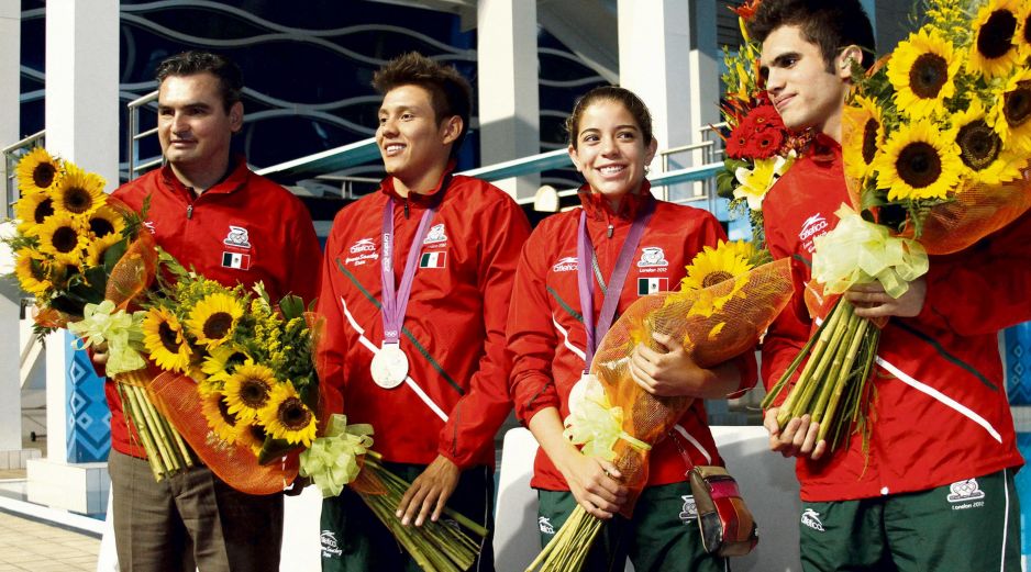 Iván Bautista, Germán Sánchez, Alejandra Orozco e Iván García tras lograr medalla de plata en los Juegos Olímpicos Londres 2012. IMAGO7