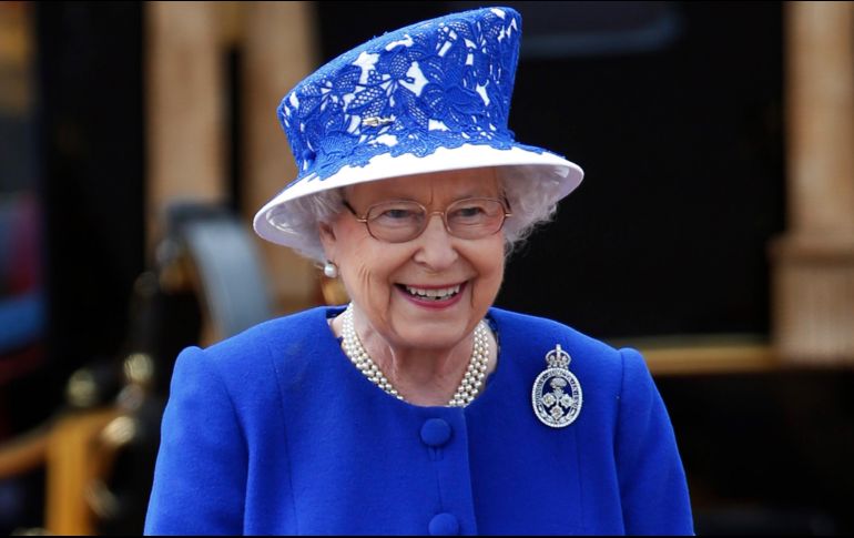 La pasión que Isabel II de Reino Unido tenía por los caballos se suma al gran cariño que compartía por sus perritos corgis. AP/ARCHIVO