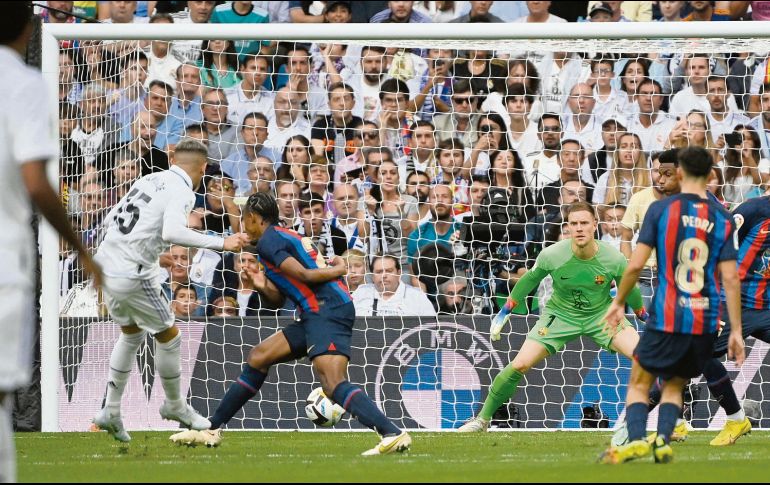 Federico Valverde (#15) marcó un gol y dio un gran partido, abonando al triunfo del Real Madrid. AFP