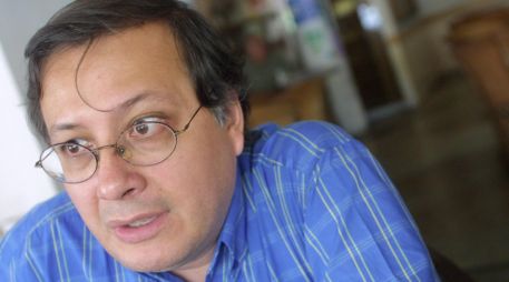 El poeta Ernesto Lumbreras ha sido galardonado con los premios Nacional de Poesía Ciudad de la Paz (1991) por ‘Órdenes del colibrí al jardinero’, el Nacional de Poesía Aguascalientes (1992). EL INFORMADOR/ARCHIVO