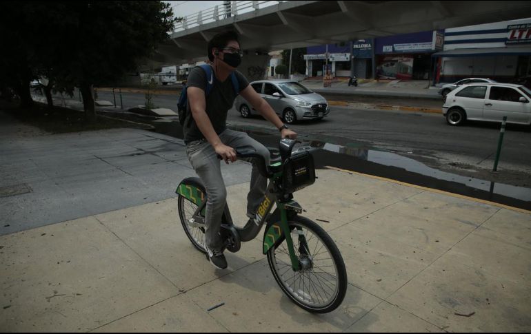 Aunque creen que hay cosas por mejorar, ciclistas dicen que hay ciclovías mucho más completas que antes. EL INFORMADOR / ARCHIVO