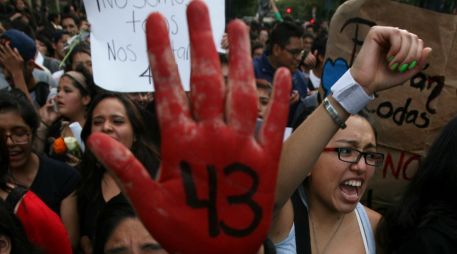 López Obrador destaca que todos los servidores públicos implicados en el caso Ayotzinapa ya tienen orden de aprehensión y algunos ya están detenidos. AP / ARCHIVO