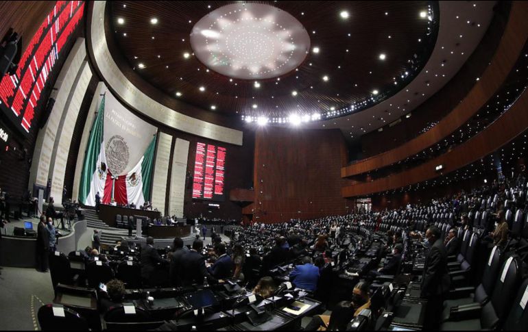 Durante la discusión, diputados de Morena y sus aliados respaldaron la iniciativa impulsada por el Presidente Andrés Manuel López Obrador. EFE/Cámara de Diputados
