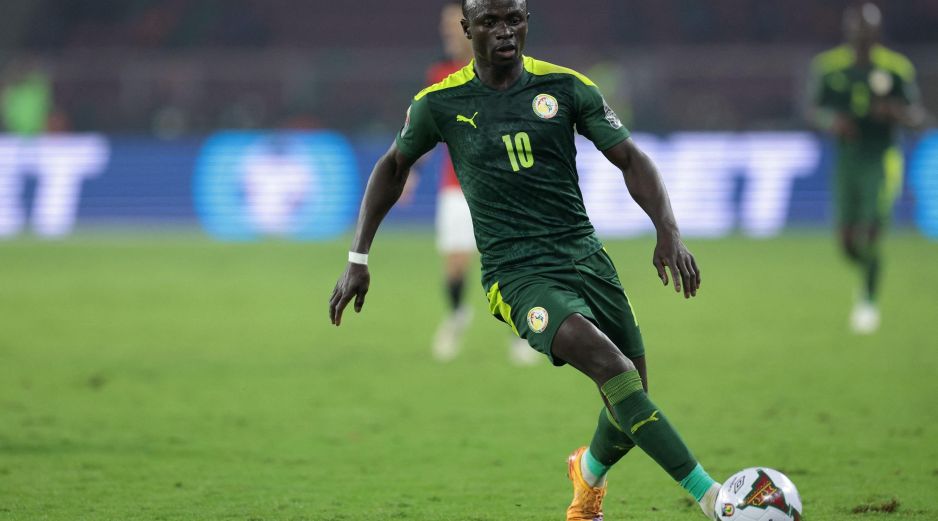 Mané, líder de la selección senegalesa sobre el césped y fuera de él, tiene afectado el peroné derecho, según el diagnóstico comunicado por su club. AFP / ARCHIVO