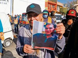 Natividad Duarte, quien participó en la manifestación, espera que las autoridades encuentren a su hijo Emmanuel con vida. EL INFORMADOR/ A. Navarro