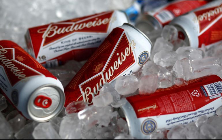Queda por ver cómo se resiente el patrocinio que la Copa del Mundo tenía con Budweiser, distribuidor oficial de cerveza durante el torneo y que ahora solo podrá vender su versión sin alcohol en los estadios. AP / ARCHIVO