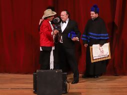 El reconocimiento se otorgó en el marco del Festival de Mentes Brillantes. EL INFORMADOR/C. Zepeda