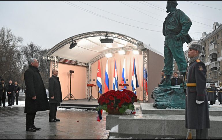 La inauguración tuvo lugar tres días antes de que se cumplan seis años del fallecimiento del líder de la Revolución Cubana, que visitó por última vez Moscú en 1987, cuando aún existía la Unión Soviética. EFE / S. Savostyanov