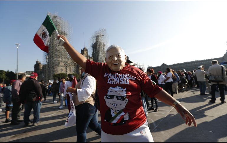 De acuerdo con cifras oficiales, 1.2 millones de personas participaron en la marcha de apoyo a López Obrador. EFE/M. Guzmán