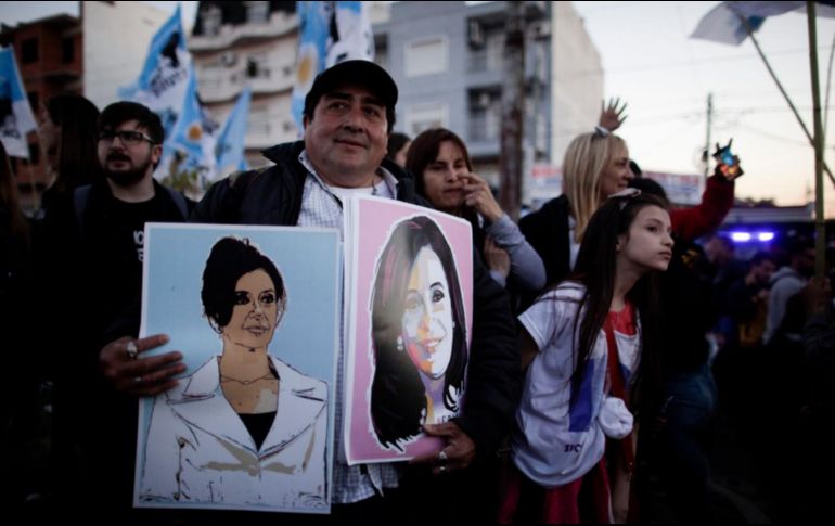 La delegación en Buenos Aires de la Asociación Trabajadores del Estado (ATE) acusan a las autoridades de persecución política contra la exvicepresidenta Cristina Fernández. AP/ ARCHIVO