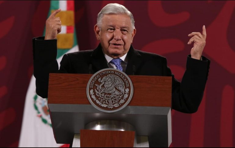 En las instalaciones de la Heroica Escuela Naval Militar, López Obrador confió en que las cosas se resuelvan en Nuevo León. SUN/C. Mejía