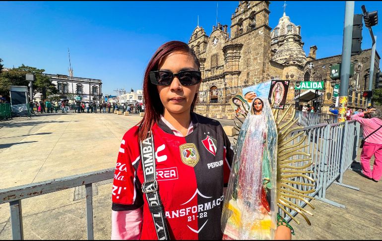 La joven aficionada desconoce porque la devoción de los rojinegros a la Virgen de Guadalupe, pero asegura que son miles los que se encomiendan a la 