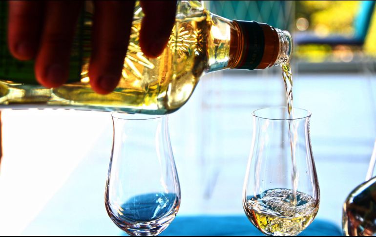 En el caso del tequila, mientras en 2019 se exportaron mil 964 millones de dólares, de enero a octubre de 2022 las ventas al exterior sumaron los 3 mil 635 millones de dólares. EL INFORMADOR / ARCHIVO