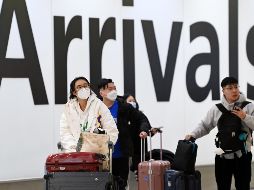 Viajeros provenientes de China se encontrarán con restricciones a su llegada a suelo Europeo. EFE/E. Rain