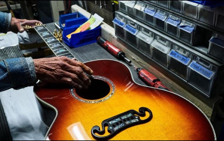 Crear guitarras es todo un arte para Gibson. ESPECIAL/Gibson