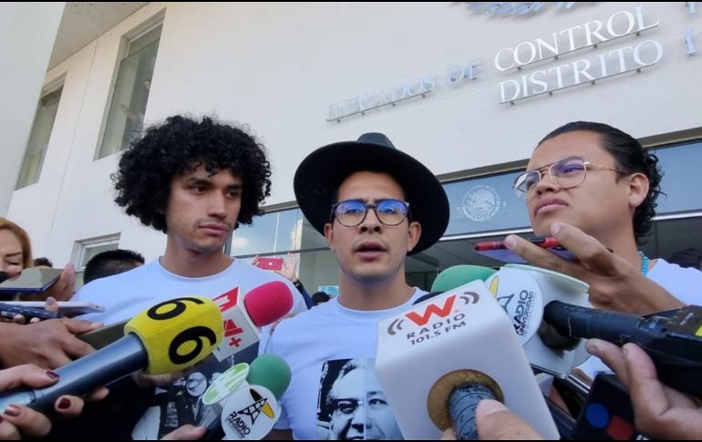 Javier Armenta, Ilich Cisneros y José Rojas Umazor hablaron con periodistas tras su liberación. EL INFORMADOR/R. Bobadilla