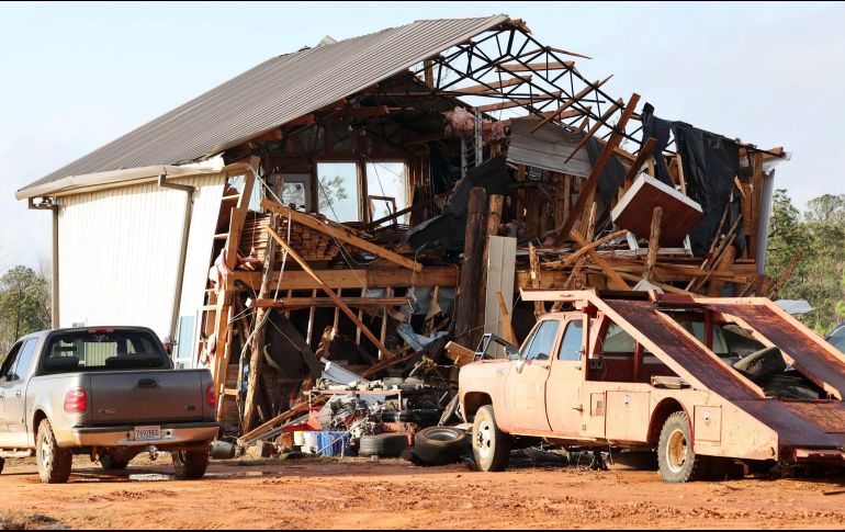 El tornado arrasó con casas y árboles. V. Hunt/AP