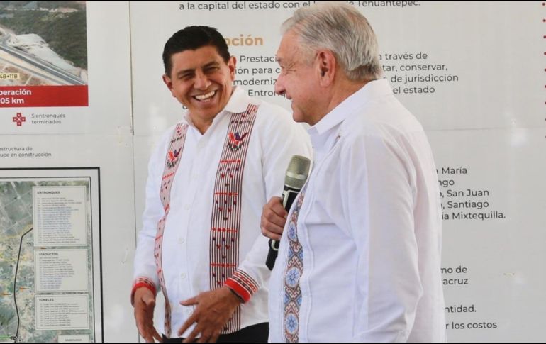 López Obrador fue recibido desde temprana hora de este sábado por el gobernador Salomón Jara. TWITTER/@salomonj